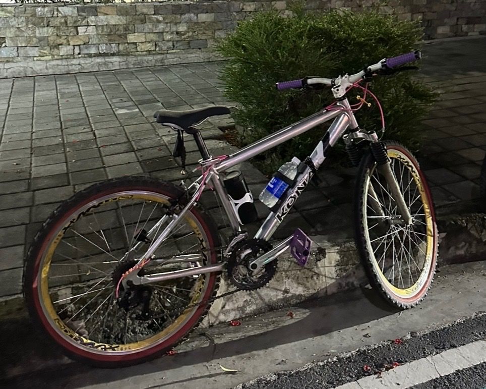 Kona Retro - Mountain Bike (Category: Bicycles) located in Caloocan City. Submitted by francisxv (Listing ID 1465461363, Image 2). Description: Kona Retro - Mountain Bike Few upgrades (brakes, etc) Reason of selling: moving to another country. Price can still be negotiable. Area: Las Piñas/Alabang. Need to sell as soon as possible..