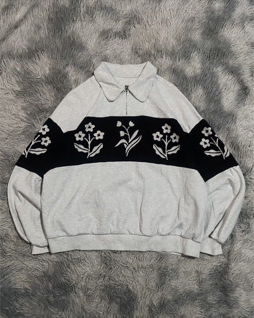 KUOSEN QUARTER ZIP (Category: Coats, Jackets and Outerwear) located in Manila. Submitted by hardtofindthings10 (Listing ID 1465406447, Image 1). Description: • KUOSE QUARTER ZIP Size : L Dimes : 24 x 25 Flaw : NONE EXCELLENT CONDITION Please review the description and all photos carefully before purchasing. Don't hesitate to reach out if you have any questions..