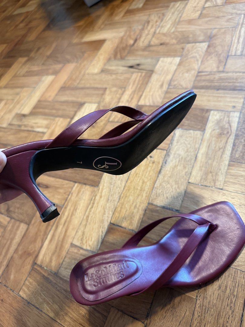 La Soledad studios burgundy heels (Category: Heels) located in Makati City. Submitted by demrixxx27 (Listing ID 1465391028, Image 3). Description: Use once.