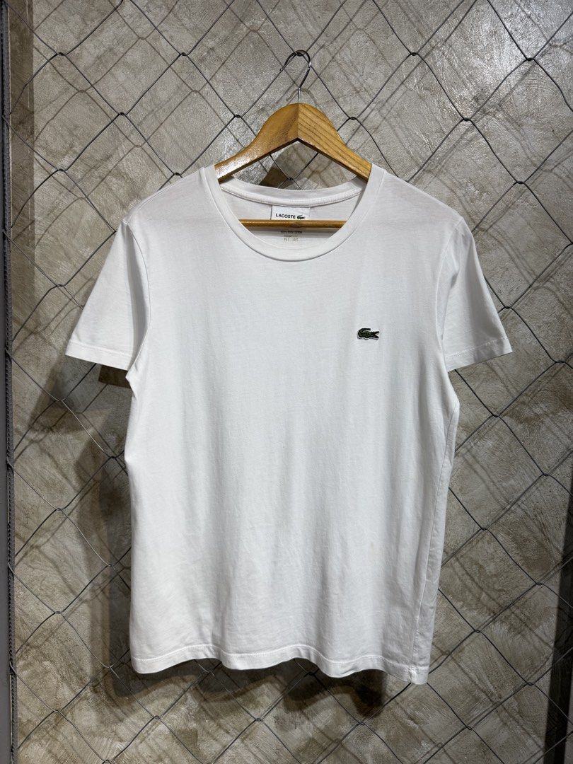 Lacoste Classic Chest Logo White Tee. (Category: Tshirts & Polo Shirts ) located in Manila. Submitted by ardobe.mnl (Listing ID 1465533637, Image 1). Description: Lacoste Classic Chest Logo White Tee. Size: Small Dimes: 19x26 Condition: Excellent Flaw: None! Dm for inquiries! 📥.