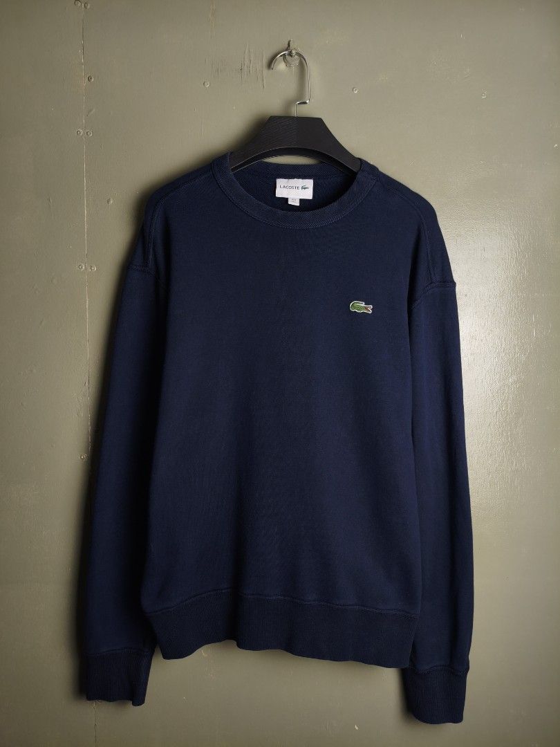Lacoste Crewneck (Category: Coats, Jackets and Outerwear) located in Baguio. Submitted by baduo (Listing ID 1465477210, Image 1). Description: Lacoste Crewneck 🔸𝐒𝐢𝐳𝐞: M 🔸𝐈𝐬𝐬𝐮𝐞: Medyo namumuti neckline 🔸𝐂𝐨𝐧𝐝𝐢𝐭𝐢𝐨𝐧: Verygood Condition 🔸𝐃𝐢𝐦𝐞𝐬: 23 x 26 --- ₱850 +sf 📍Baguio City 🚛JNT shipping nationwide.