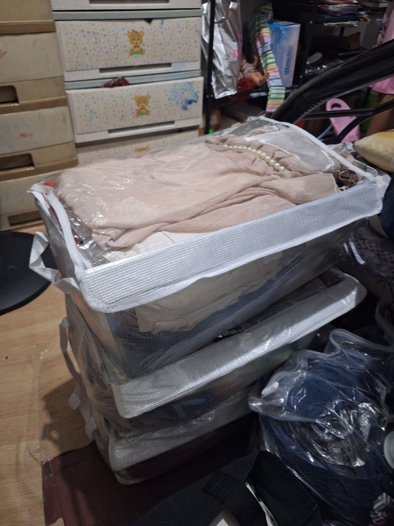 Lagayan like box but foldable (Category: Everything Else Others) located in Manila. Submitted by shopamanila (Listing ID 1465498312, Image 3). Description: lagayan ng clothes things etc. fildable pag di need. new. rsf : sibra nabuy sa temu temu bought 300.