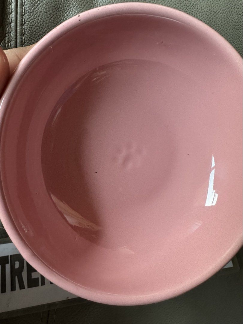 Le Creuset Pet Bowl (Category: Pet Food) located in Manila. Submitted by trendyfindscitrine (Listing ID 1461694518, Image 2). Description: Brand new unused .