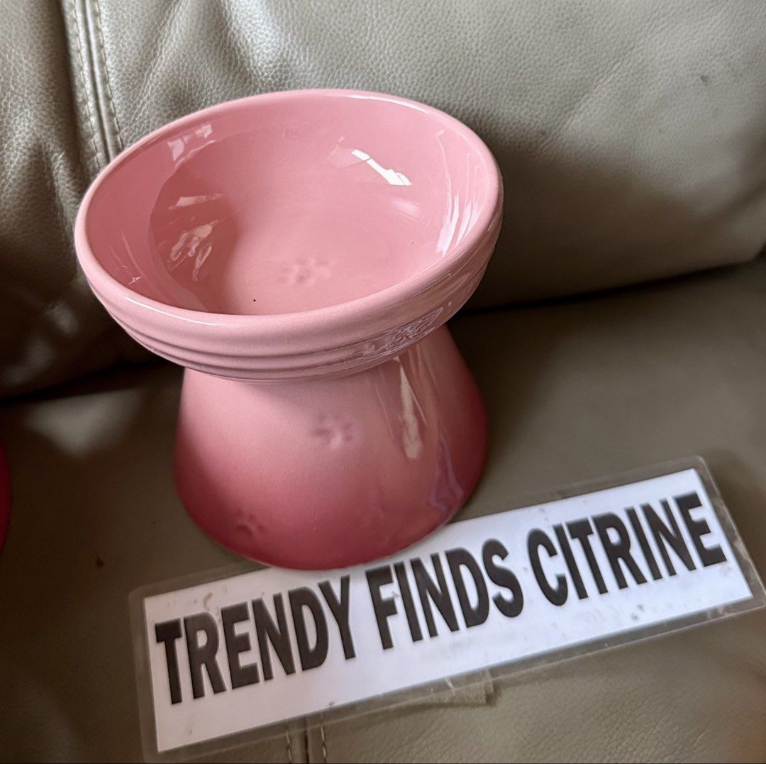 Le Creuset Pet Bowl (Category: Pet Food) located in Manila. Submitted by trendyfindscitrine (Listing ID 1461694518, Image 1). Description: Brand new unused .