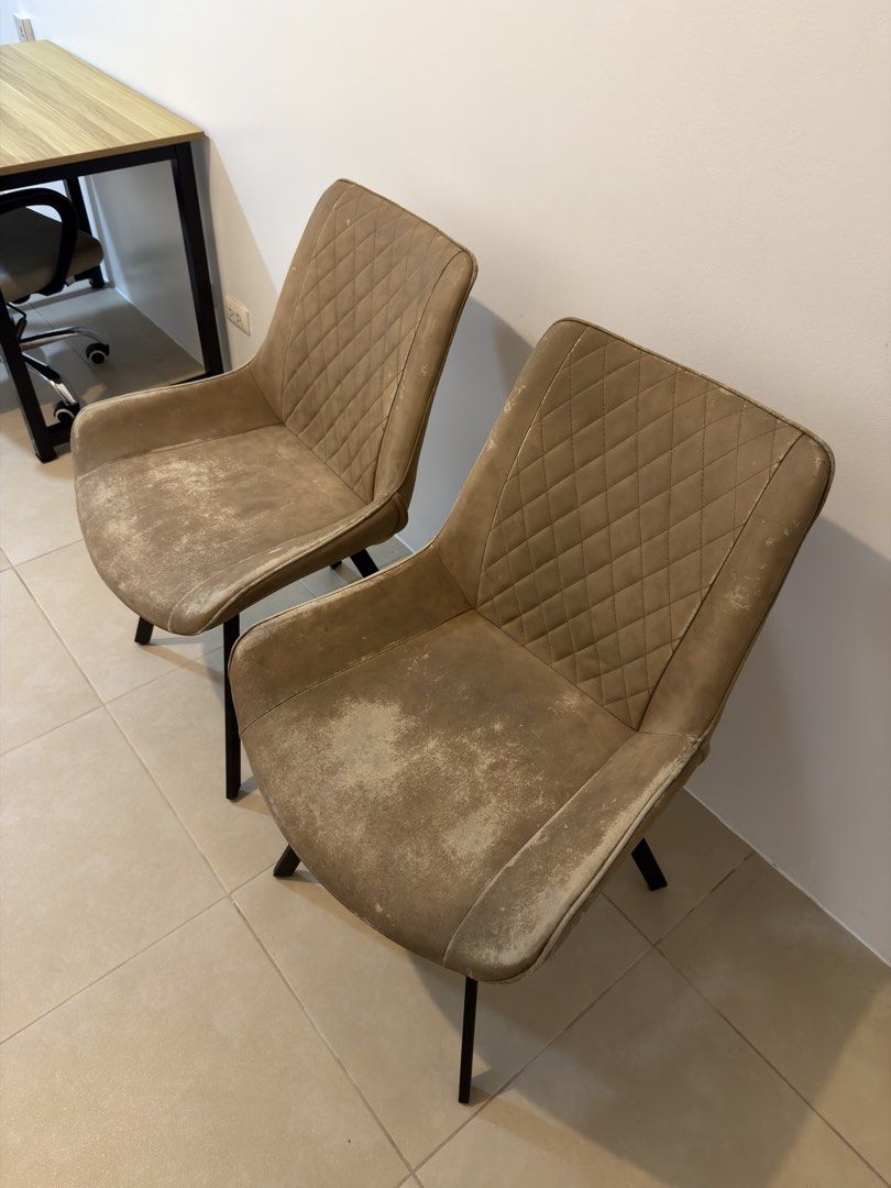 Leather dining chairs brown (Category: Chairs) located in Taguig. Submitted by mike2727xxav (Listing ID 1465487160, Image 1). Description: 2,500 take both pickup in taft.