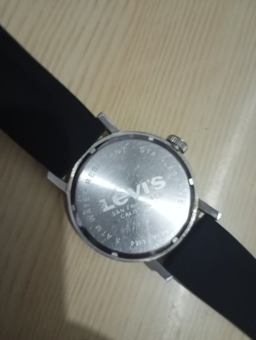 Levi's (Category: Men's Watches) located in Las Pinas. Submitted by quick_deals_great_finds2 (Listing ID 1465510275, Image 3). Description: Original good working condition Quartz with battery 42mm large.