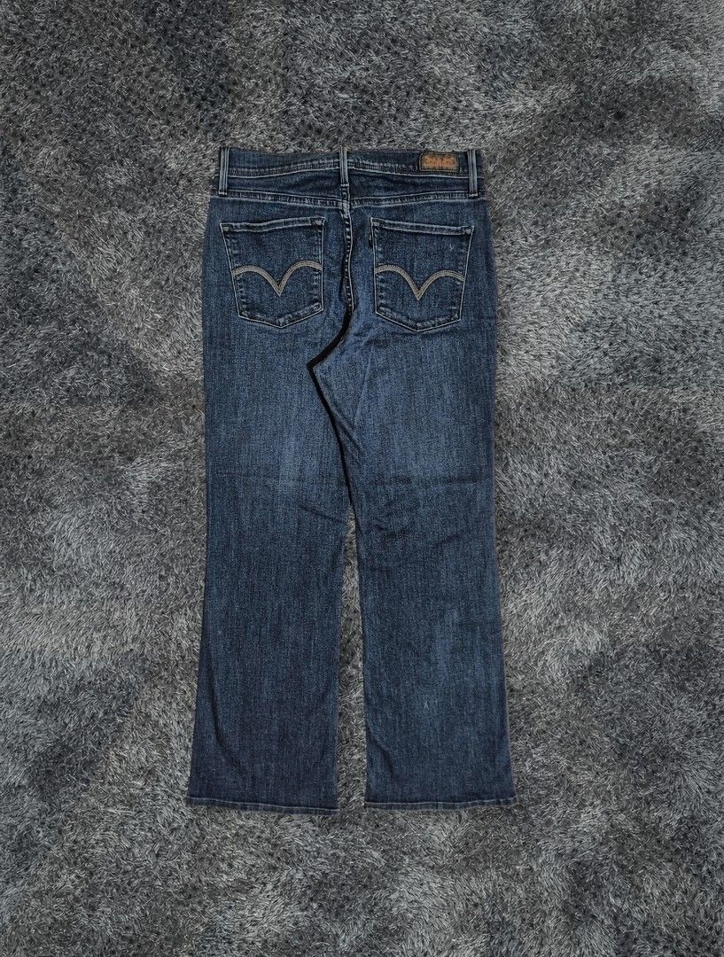 Levi's 512 Perfectly Slimming Bootcut Jeans (Category: Jeans) located in Talisay. Submitted by axl_enver (Listing ID 1465538009, Image 2). Description: Measurements: Waist: 29" Length: 38" Inseam: 28" Rise: 9" Leg Opening: 9".