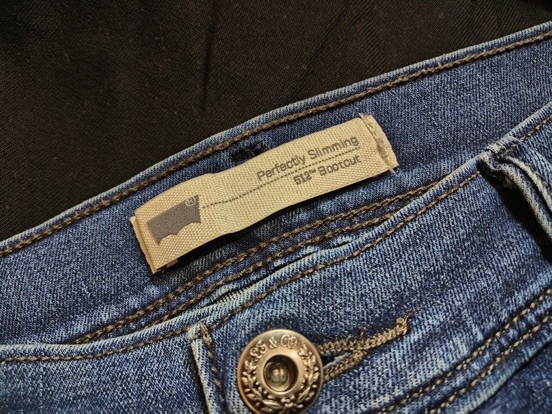 Levi's 512 Perfectly Slimming Bootcut Jeans (Category: Jeans) located in Talisay. Submitted by axl_enver (Listing ID 1465538009, Image 3). Description: Measurements: Waist: 29" Length: 38" Inseam: 28" Rise: 9" Leg Opening: 9".