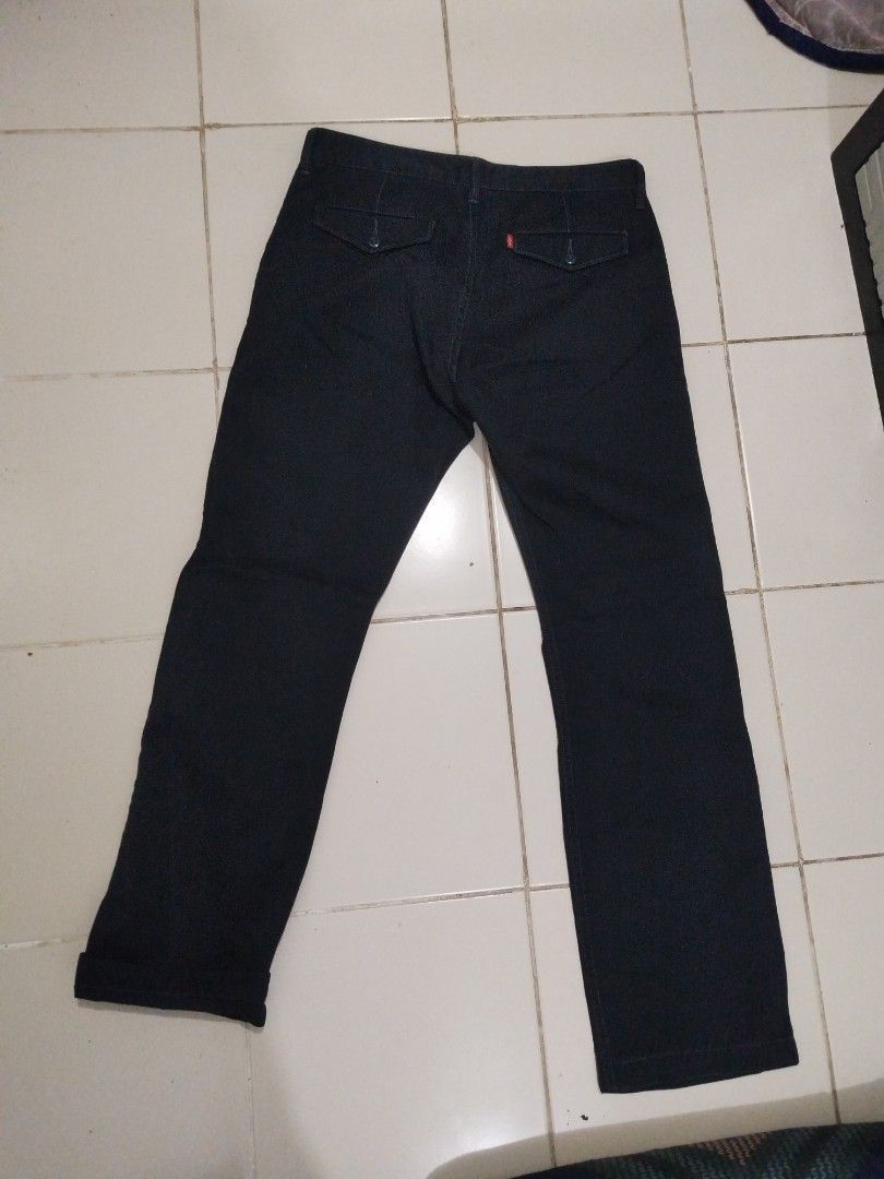 Levis chino pants (Category: Chinos) located in Bulacan. Submitted by side.hustle11 (Listing ID 1465442405, Image 3). Description: LEVIS CHINO PANTS SLIM STRAIGHT BLACK Waistline 32-34 Length 41 Hemp 8 Excellent condition good as new Loc bulacan.