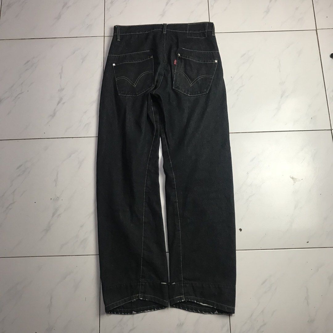Levi's engineer jeans (Category: Jeans) located in Davao. Submitted by frnzy05 (Listing ID 1465530130, Image 2). Description: Levi's engineered Size - Small Waist - 28 to 29 Thigh - 12 Length - 40 Leg Opening - 8 Issues - need wash, tas tas and slit siya malapit sa leg op Condition - Still good 1499 + sf.