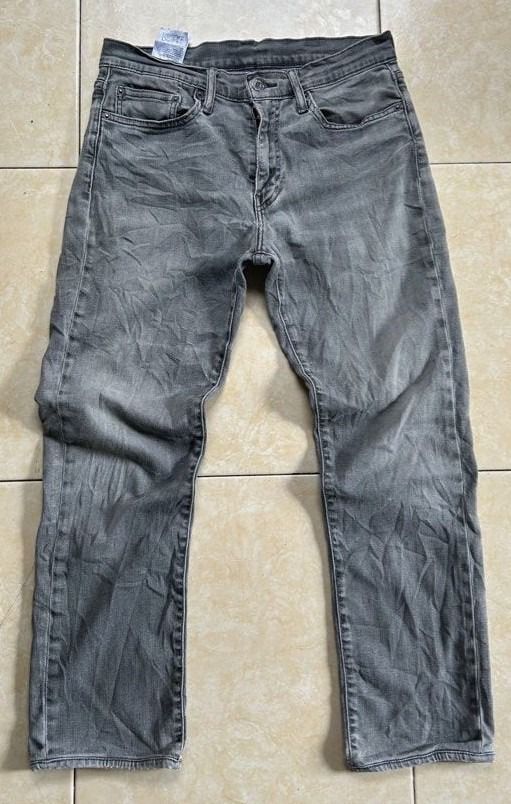 Levi's 511 Slim fit Jeans size 32(FREE SHIP) (Category: Jeans) located in General Santos City (Dadiangas). Submitted by moana_thrifts (Listing ID 1465408322, Image 1). Description: - Brand: Levi's - Color: Grey - Size: W32 L32 - Closure: Button fly with branded metal hardware - Details: Classic five-pocket styling, signature red tab on back pocket, black leather waistband patch - Condition: Versatile daily wear.