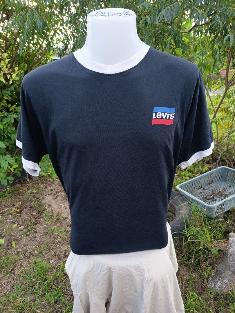 LEVIS RINGER (Category: Tshirts & Polo Shirts) located in Kota Bharu. Submitted by bundle_aiman (Listing ID 1465529534, Image 2). Description: .