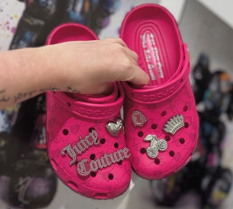 Limited Ed Juicy Couture (Category: Shoe inserts) located in Rizal. Submitted by hiraya16 (Listing ID 1465575365, Image 2). Description: W6 W7 W8 Fast moving pair. 🫣 Onhand ready to ship J&T - Lalamove - Lbc.
