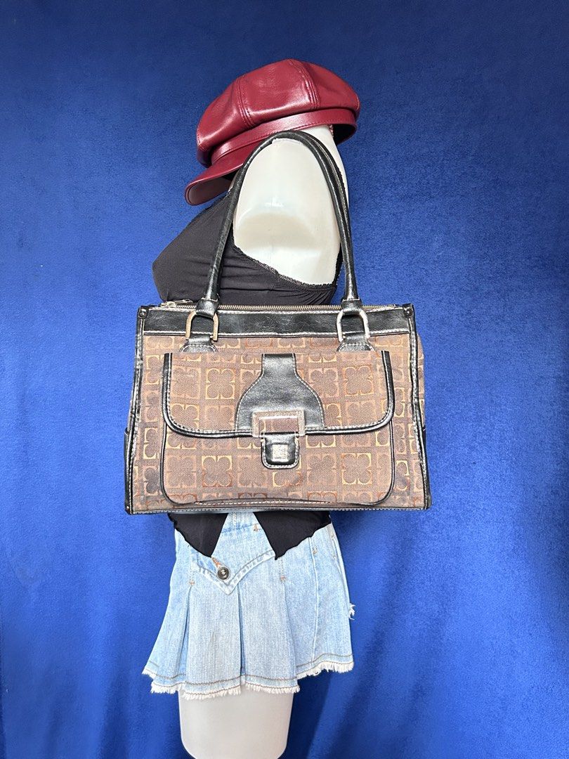 Liz claiborne (Category: Shoulder Bags) located in Manila. Submitted by declutter_lala (Listing ID 1465515731, Image 1). Description: Complete details on my IG @wearby_lala.