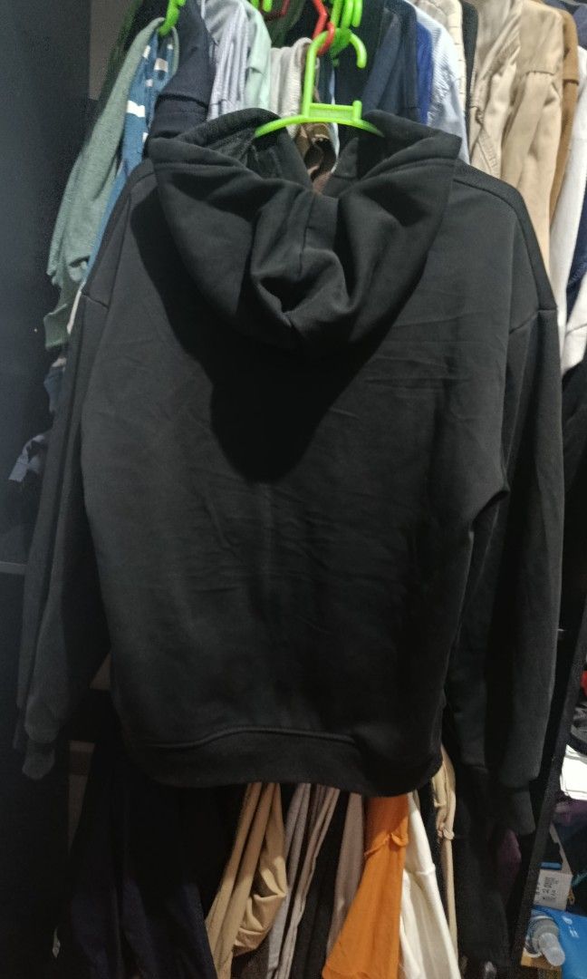 Loewe hoodie jacket (Category: Coats, Jackets and Outerwear) located in Jaen. Submitted by vinzyrus217291 (Listing ID 1465444153, Image 3). Description: - negotiable - medium size - Nueva ecija location 📍 -can do meetups or shipping via jnt -unli VC and past transaction checking for assurance!!.