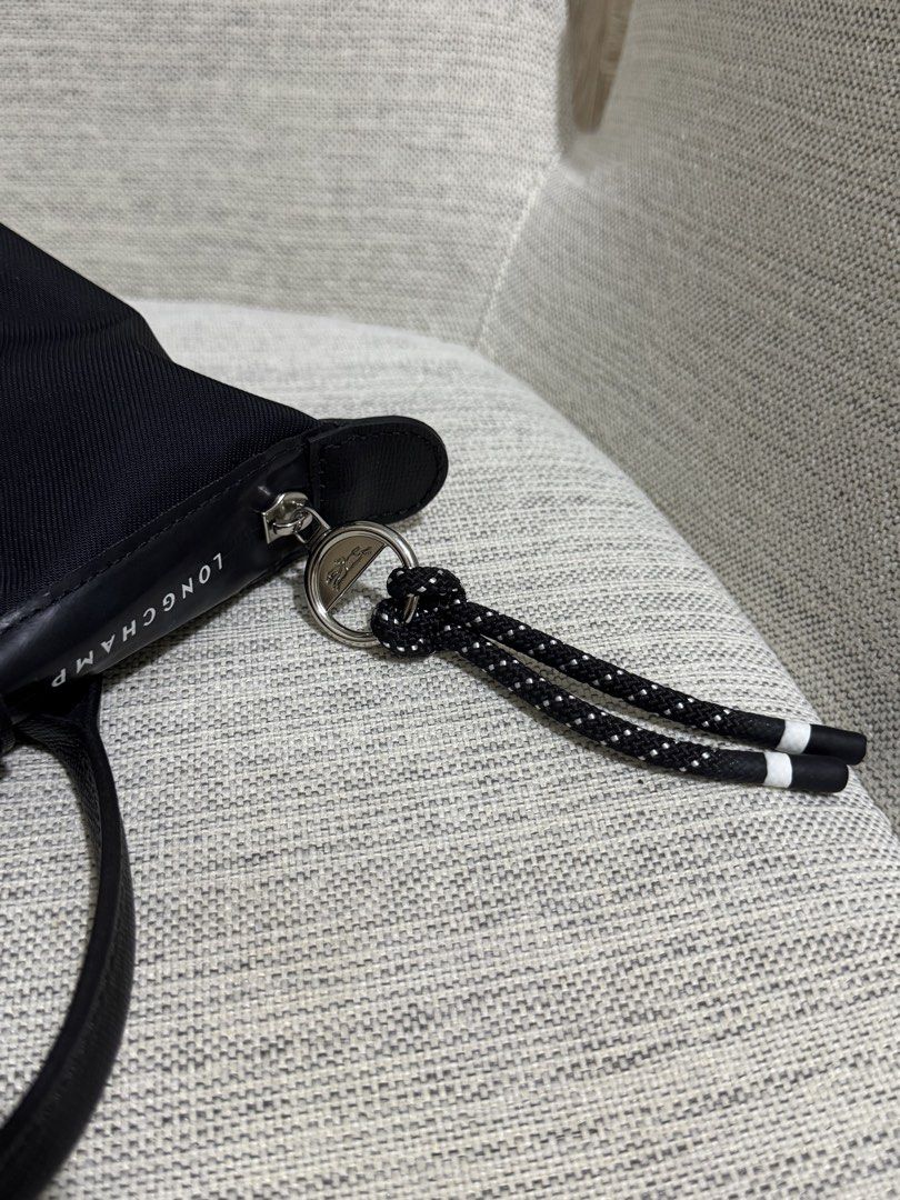 longchamp le pliage energy pouch (Category: Luxury Bags & Wallets) located in Muntinlupa City. Submitted by konmaried (Listing ID 1459157145, Image 3). Description: fixed price does not come with inclusions :( rfs: my sister living in sg purchased this thinking it was the one with removable straps, but it turned out to be the wrong one so she ended up just giving it to me when we met up in aus mop: metrobank/maribank courier: j&t/lalamove/ggx/gra