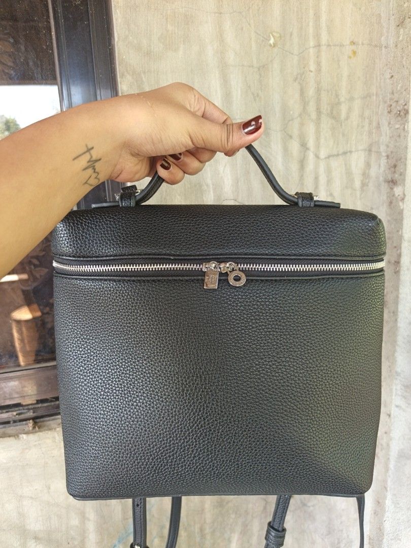 Loro piana backpack (Category: Backpacks) located in Quezon, Isabela. Submitted by ukay-ukaybylyn (Listing ID 1465410443, Image 1). Description: excellent condition💯.