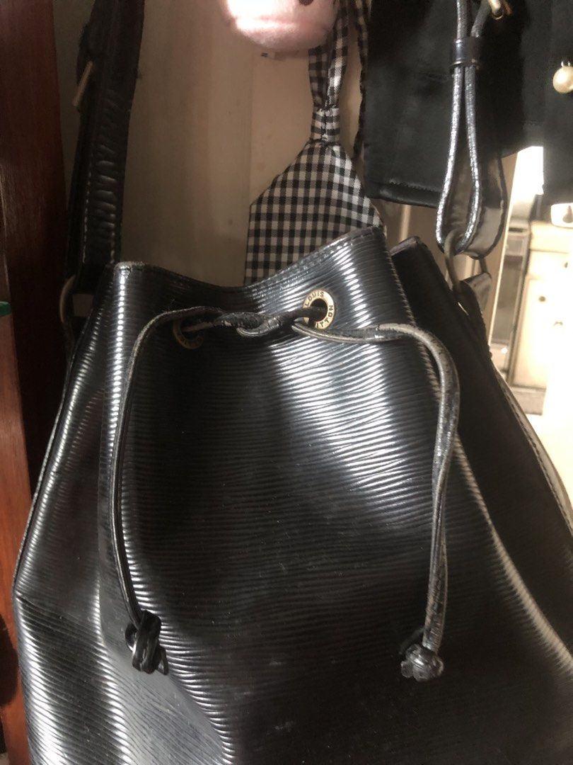 Louis vuitton (Category: Announcements) located in Pasig City. Submitted by hyleensanico (Listing ID 1465395651, Image 3). Description: .