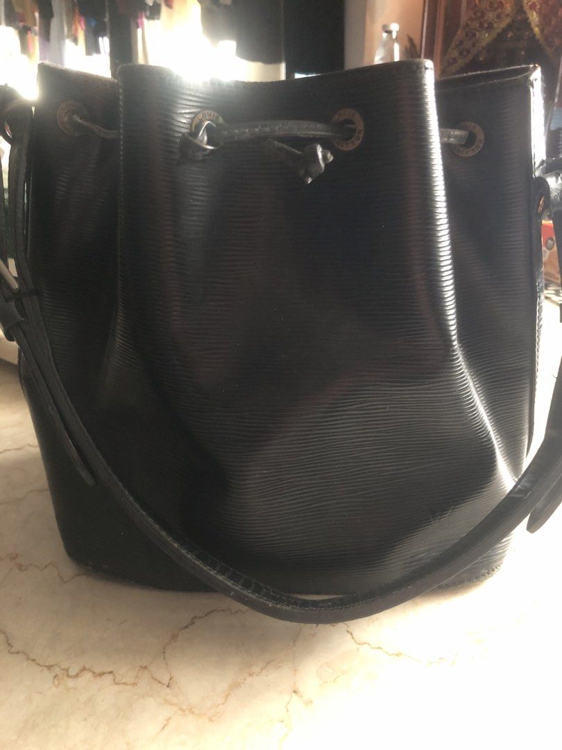 Louis vuitton (Category: Announcements) located in Pasig City. Submitted by hyleensanico (Listing ID 1465395651, Image 1). Description: .