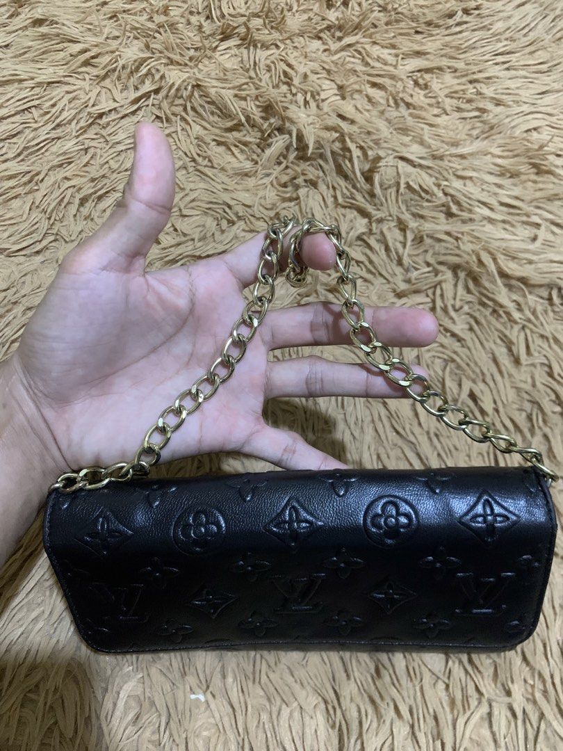 Louis Vuitton (Category: Luxury Bags & Wallets) located in Legazpi City. Submitted by casanibrah33153 (Listing ID 1465402561, Image 3). Description: .