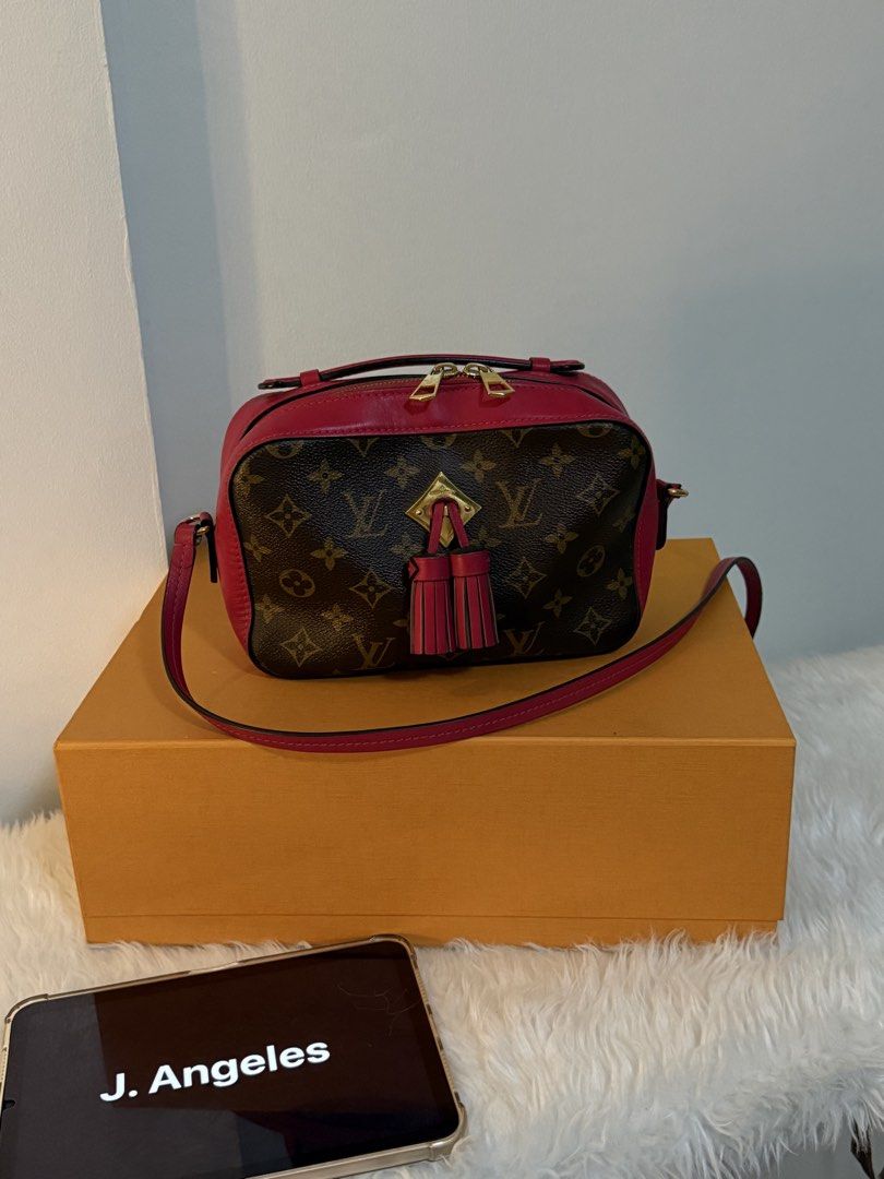 Louis Vuitton Saintonge (Category: Luxury Bags & Wallets) located in Cavite. Submitted by jeramiea (Listing ID 1465522975, Image 2). Description: Lv saintonge Rank a-ab Light scratches on hardware With box .