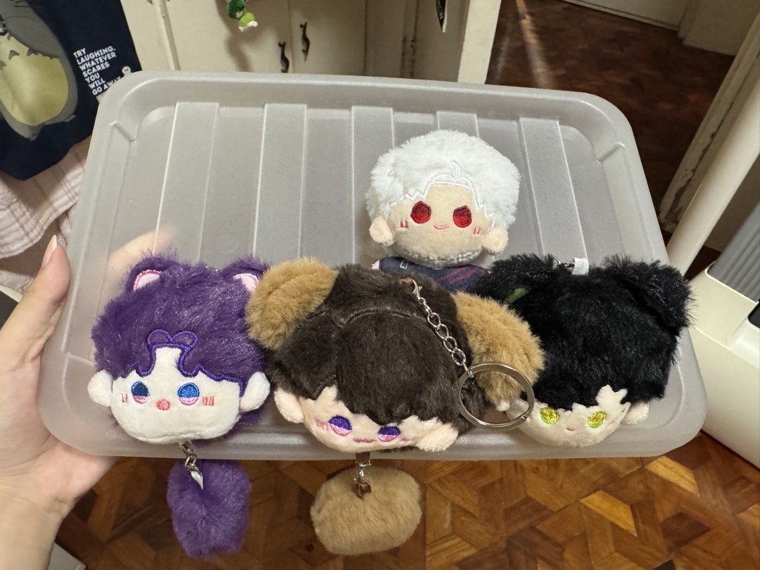 love and deepspace bag charms (Category: Remote Control Toys) located in Marikina City. Submitted by elisuet (Listing ID 1465394538, Image 1). Description: never used 100 each 350 for take all buyer will shoulder sf RFS: no more space in storage😓.