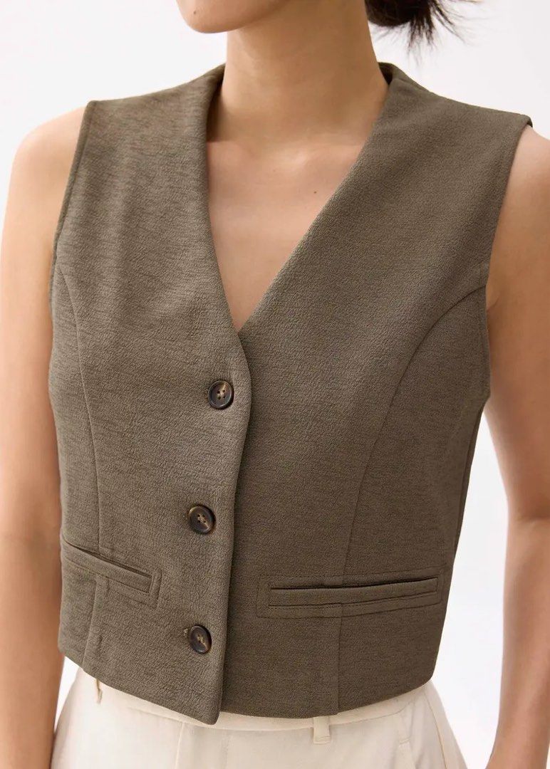 Love Bonito Cropped V-neck Button Down Vest (Category: Others Tops) located in Las Pinas. Submitted by babyandmomstuffs (Listing ID 1465325019, Image 3). Description: .