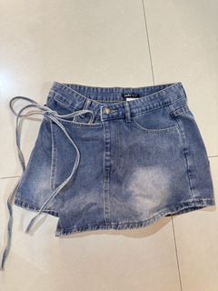 (Category: ) located in . Submitted by sweetlyluxe (Listing ID 1465481561, Image 1). Description: .