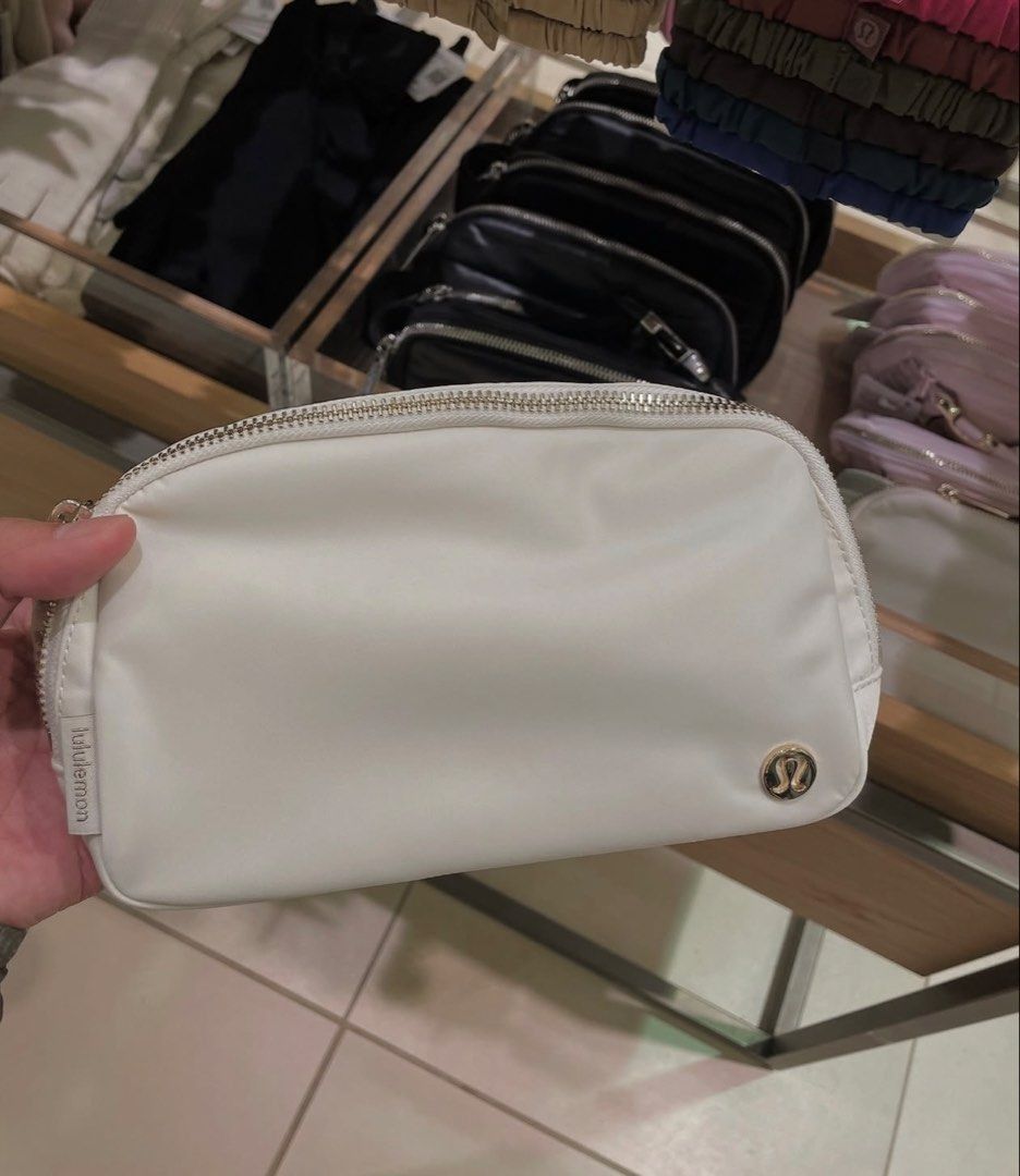 Lululemon Everywhere Belt Bag L Monogram Metallic 1L (Category: Purses & Pouches) located in Quezon City. Submitted by beckyshop2024 (Listing ID 1465476517, Image 2). Description: - Brand new with tag - Original from US - Color: Light Ivory/Gold.