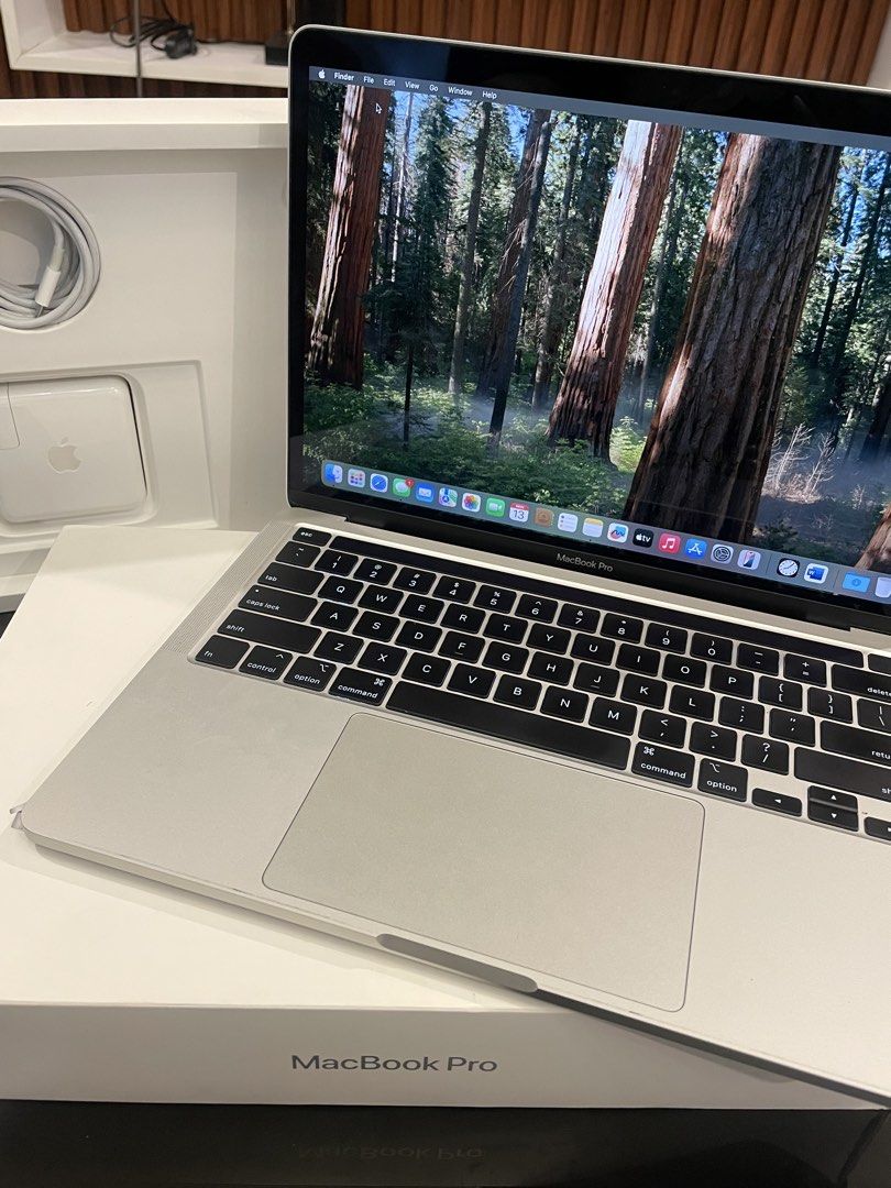 Macbook Pro 13 (Category: Laptops & Notebooks) located in San Pedro. Submitted by silverlion-4d46 (Listing ID 1465207113, Image 2). Description: 📣 MacBook Pro 13" – Excellent Condition! (Model: MWP72PP/A) ✨ Specifications: • Processor: Intel Core i5-1038NG7 (2.0GHz, Turbo up to 3.8GHz) • Graphics: Intel Iris Plus Graphics • Memory: 16GB 3733MHz LPDDR4X • Storage: 512GB SSD • Display: 13.3" Retina Display with IPS • Resolution: 2560 × 1600 • Oper