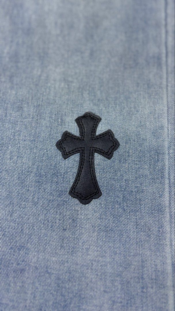 Madcow Cross Patch Light Wash Denim Jeans (Category: Jeans) located in Bacoor. Submitted by calvinmanzano13 (Listing ID 1465440151, Image 2). Description: - L = 40.5” | W = 31” - Style: Straight leg light wash denim jeans - Detailing: Black faux leather cross patches on front and back with clean edges - Hardware: Madcow branded waist button closure - Functionality: Standard front and back pocket styling Notes: ☑️ Hand washed ☑️ Polished ☑️ Steam 