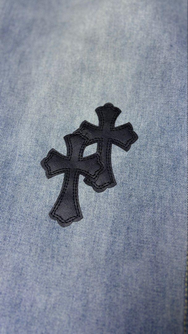 Madcow Cross Patch Light Wash Denim Jeans (Category: Jeans) located in Bacoor. Submitted by calvinmanzano13 (Listing ID 1465440151, Image 3). Description: - L = 40.5” | W = 31” - Style: Straight leg light wash denim jeans - Detailing: Black faux leather cross patches on front and back with clean edges - Hardware: Madcow branded waist button closure - Functionality: Standard front and back pocket styling Notes: ☑️ Hand washed ☑️ Polished ☑️ Steam 
