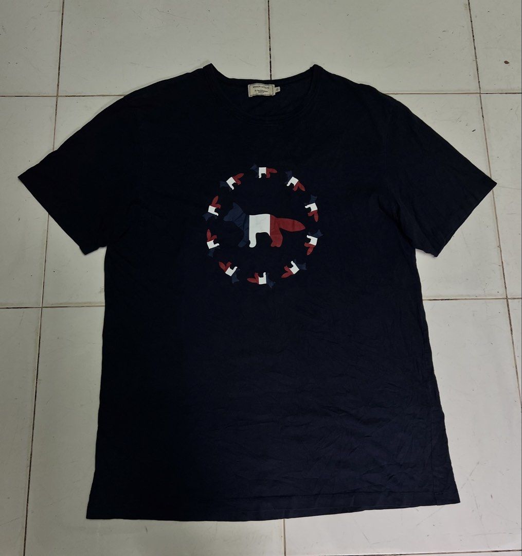 Maison Kitsune Spiral Fox Tee (Category: Tshirts & Polo Shirts ) located in Iloilo. Submitted by deric.john93 (Listing ID 1465439356, Image 1). Description: size XL 23 width 29 length no flaws like new condition 9.8/10 color rate Authentic 1000 iloilo city location .
