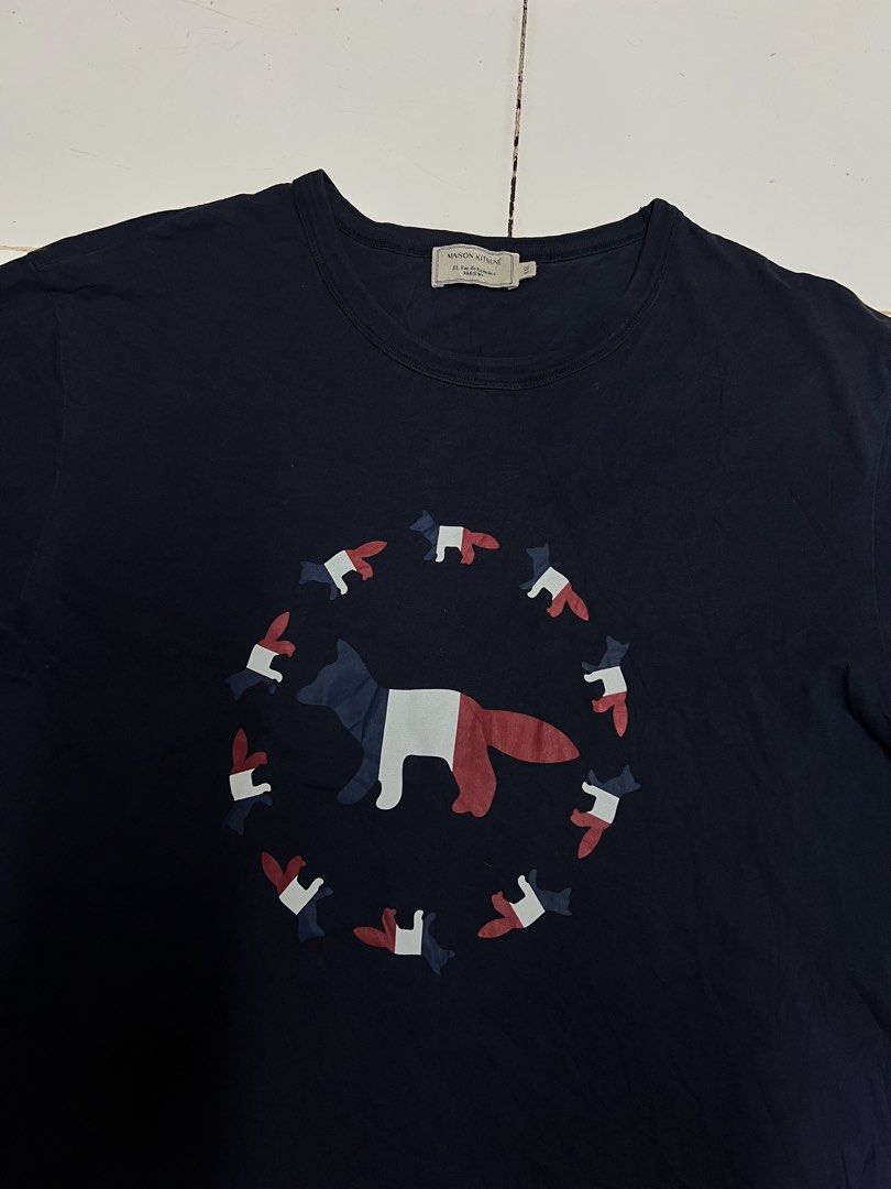 Maison Kitsune Spiral Fox Tee (Category: Tshirts & Polo Shirts ) located in Iloilo. Submitted by deric.john93 (Listing ID 1465439356, Image 2). Description: size XL 23 width 29 length no flaws like new condition 9.8/10 color rate Authentic 1000 iloilo city location .