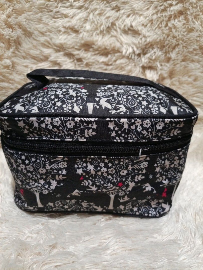 Make up Organizer (Category: Purses & Pouches) located in Davao. Submitted by hermiepiam75360 (Listing ID 1465526323, Image 1). Description: .