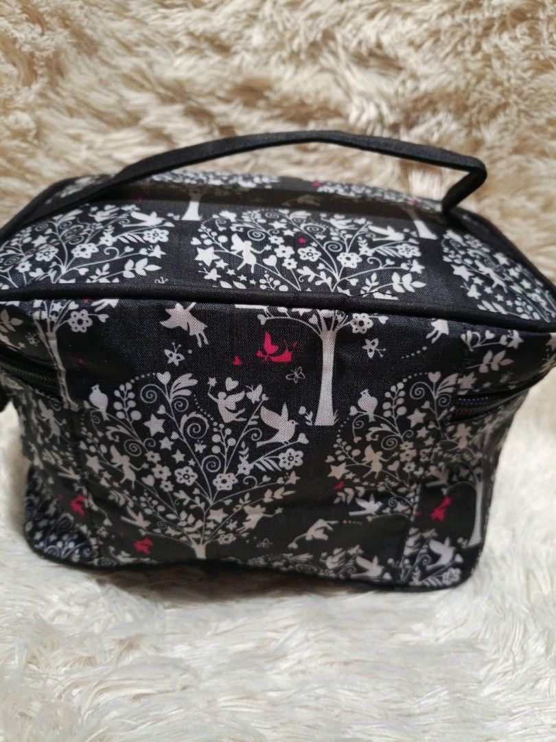 Make up Organizer (Category: Purses & Pouches) located in Davao. Submitted by hermiepiam75360 (Listing ID 1465526323, Image 2). Description: .