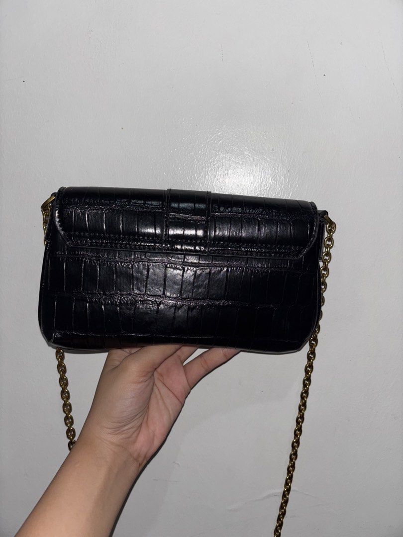 Mango Black Crocodile Textured Shoulder Bag Gold Chain (Category: Shoulder Bags) located in Dumaguete. Submitted by shopcee (Listing ID 1465515152, Image 2). Description: MANGO Sling bag.