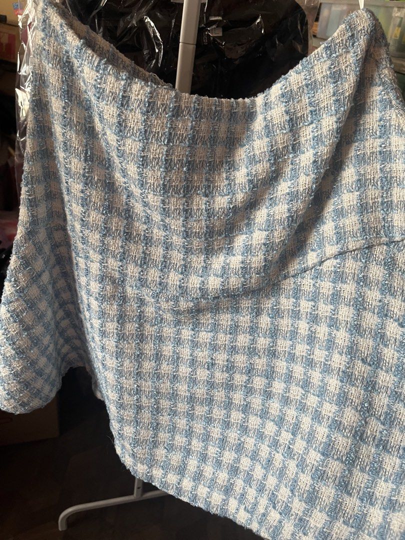 MANGO blue tweed skirt (Category: Skirts) located in Manila. Submitted by justshop.ph (Listing ID 1465546100, Image 3). Description: waist 27-29 length 17in.