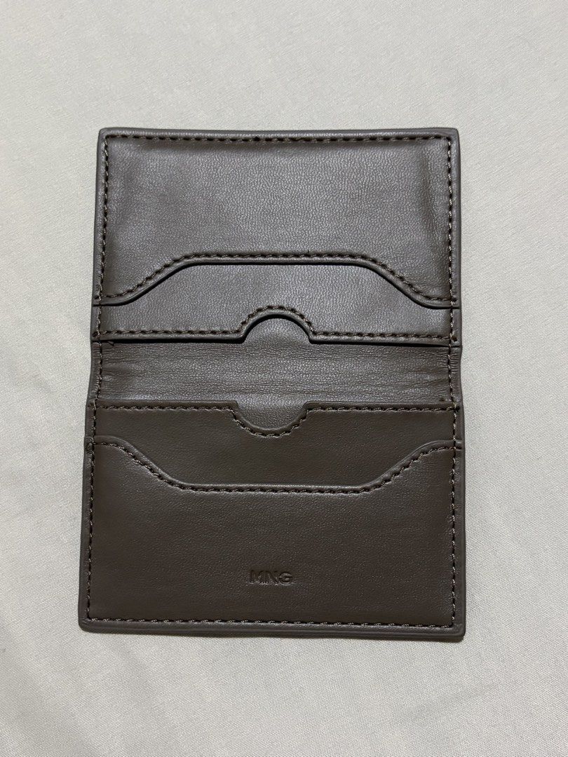 Mango Cardholder (Category: Wallets & Card holders) located in Tanza. Submitted by basti.declutters (Listing ID 1465573786, Image 2). Description: .
