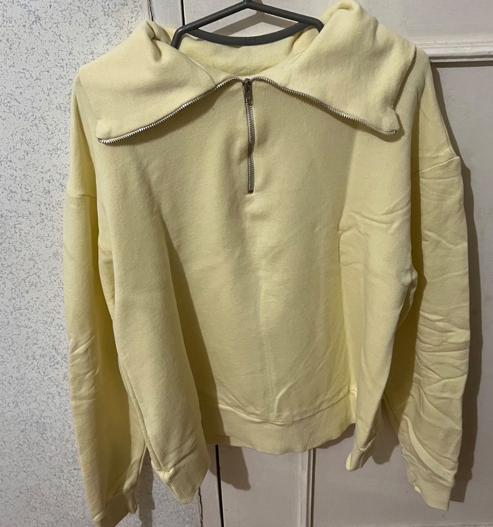 MANGO Yellow Quarter Zip Sweatshirt Top (Category: Longsleeves) located in Pasay City. Submitted by classicsale (Listing ID 1465451226, Image 2). Description: Mango Quarter-zip sweatshirt Size: XS Price: Php 310 plus shipping fee Payment: Gcash / Maya Shipping: LBC / Grab Express / J&T (dm for more options or details) DM FOR MORE INFO.