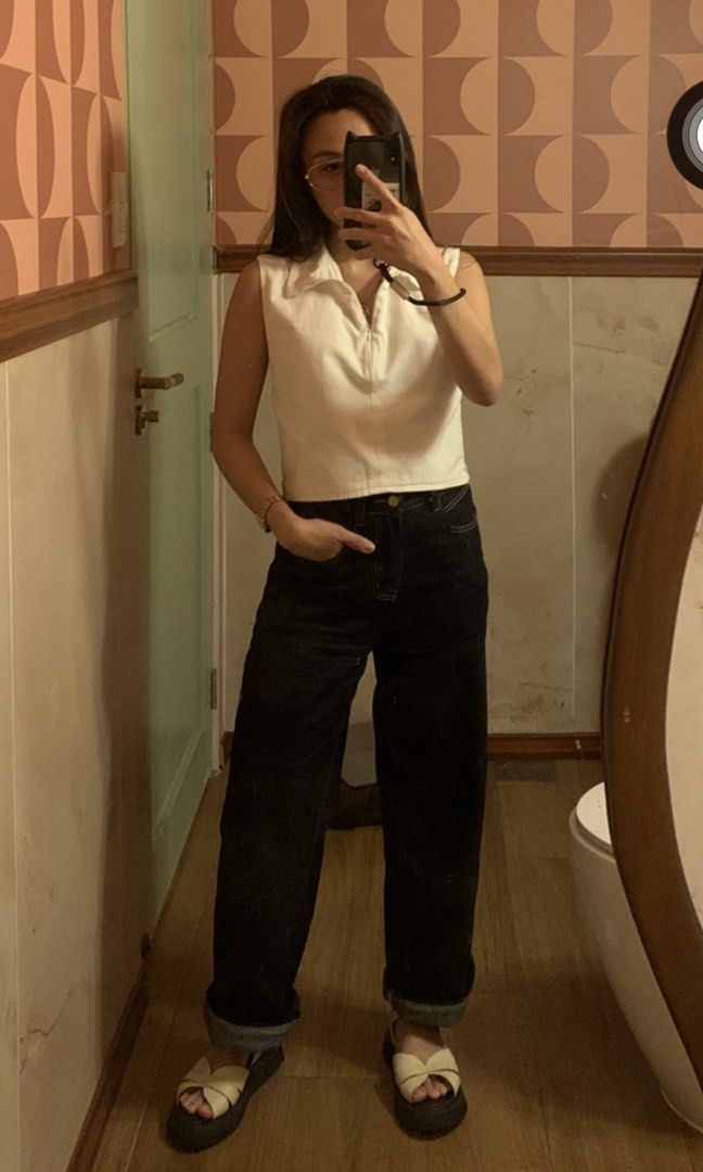 Mantou Jill Folded Up Jeans (Category: Jeans) located in Manila. Submitted by shop_kryssten (Listing ID 1463142301, Image 3). Description: - Size/Waist: 26” Hips: 35” Thigh Width: 10.5” Full Length: 38” Rise: 12” Inseam: 26” - dark wash and highwaisted - when worn last photo - rfs: gained weight 🤍 .