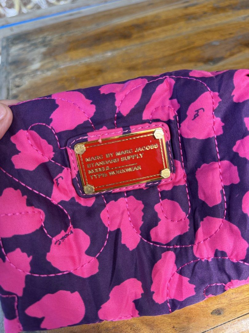 Marc by Marc Jacobs Quilted Cosmetic Pouch (Category: Purses & Pouches) located in Cadiz. Submitted by solynb28 (Listing ID 1465427604, Image 2). Description: -thrifted preloved -washed and ready to use -negotiable price -no flaws ▫️what you see is what you get▫️colors may vary due tolighting▫️buy at your own risk ▫️no long reservation, unless the item is paid▫️payment 1st policy▫️no return, no exchange, no refund▫️joy miners/reservers/lowballers
