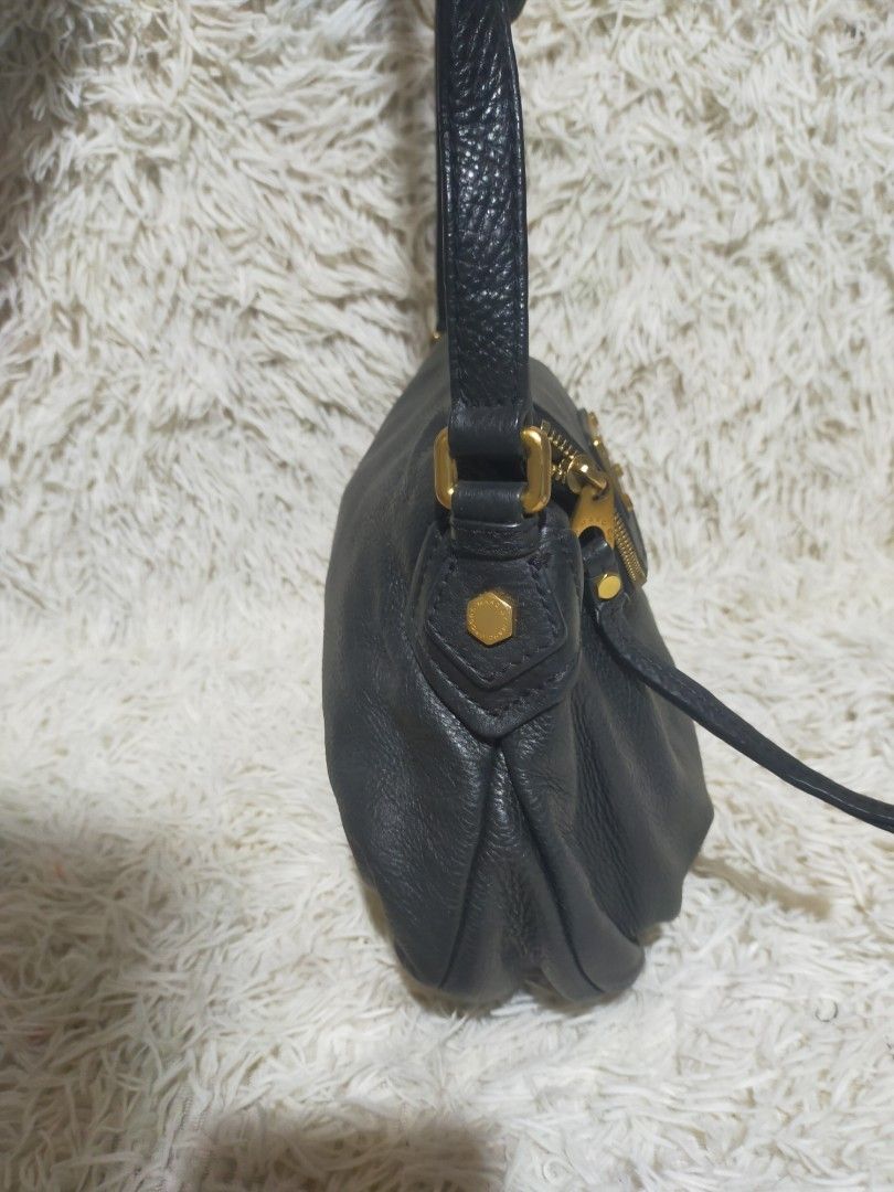 Marc jacob (Category: Sling Bags) located in Manila. Submitted by darleng.d228ef (Listing ID 1465384379, Image 2). Description: .