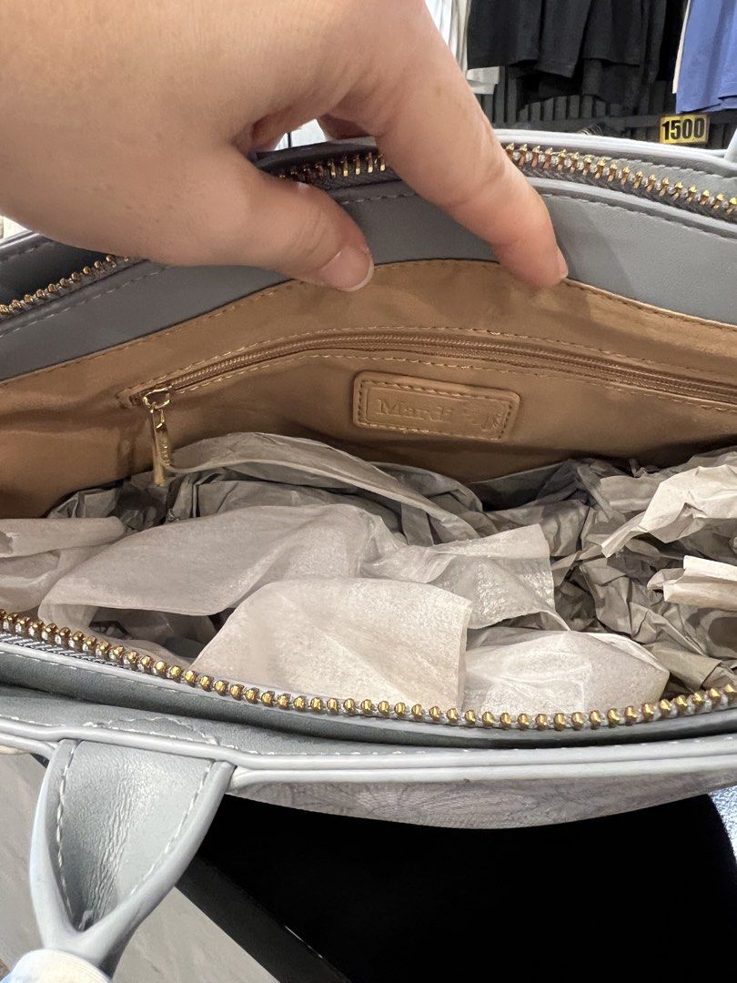 Mardi 2 ways bag (Category: Cross-body Bags) located in Imus. Submitted by vdc.apparel (Listing ID 1465383291, Image 3). Description: .