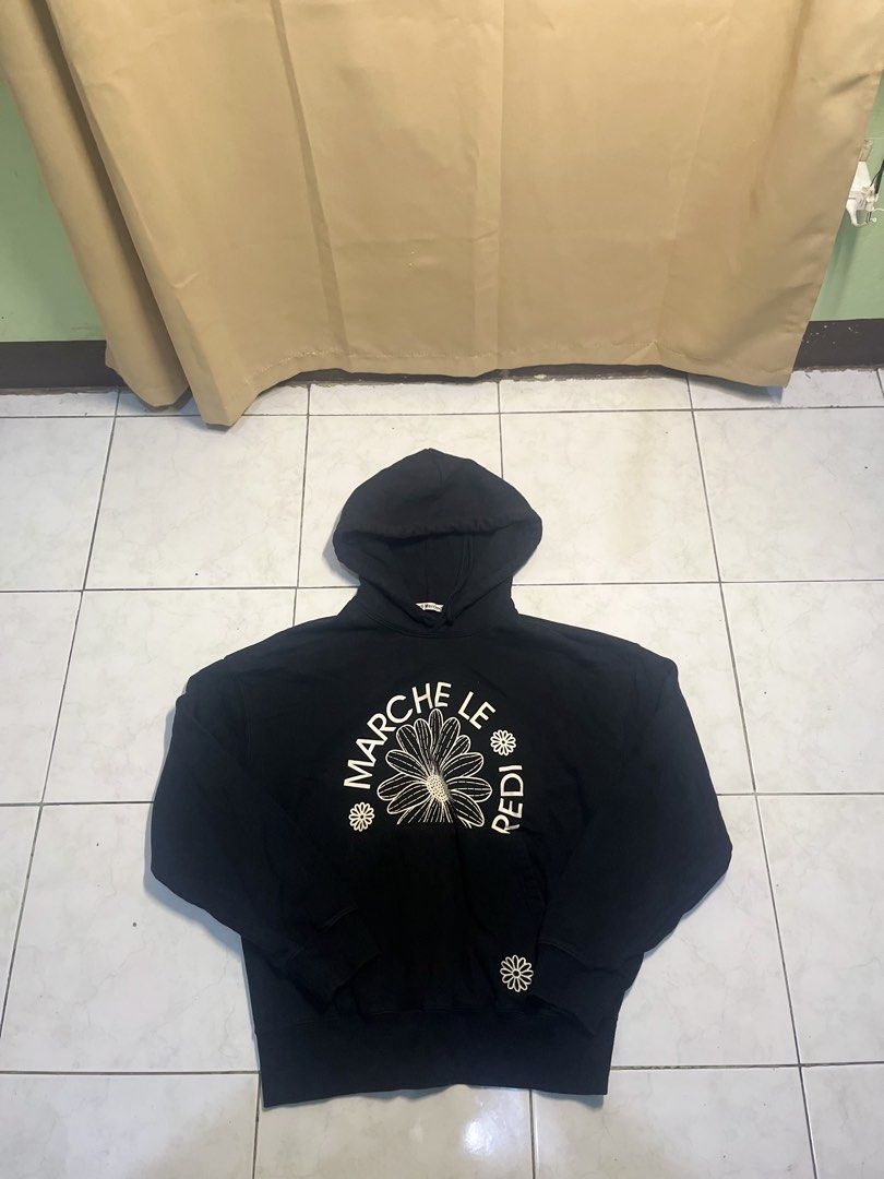 Mardi Mercedi (Category: Coats, Jackets and Outerwear) located in Manila. Submitted by thriftniyuno (Listing ID 1465422123, Image 1). Description: Medium to large 20 x 26.
