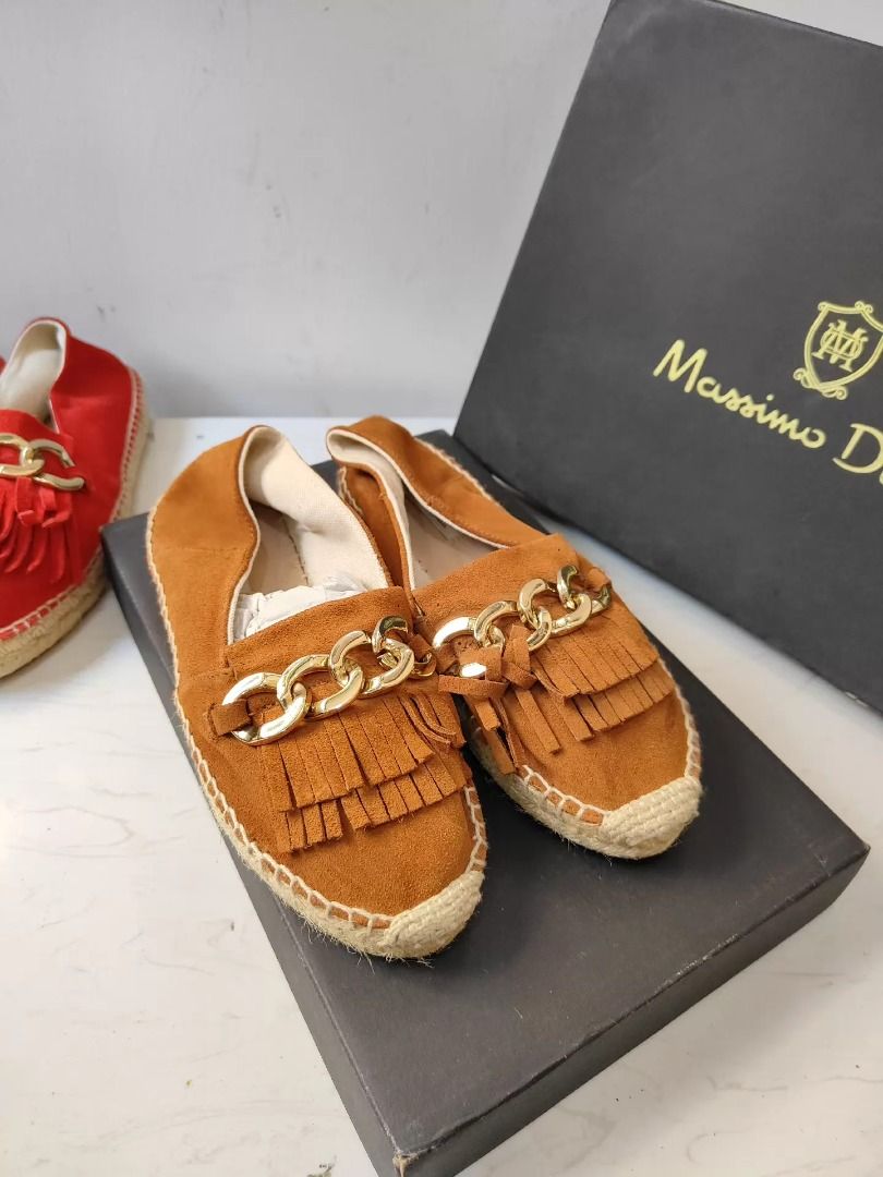 Massimo Dutti Gold Loafers (Category: Flats & Sandals) located in Paranaque City. Submitted by silverphoenix.00302e (Listing ID 1465428367, Image 3). Description: Massimo Dutti loafers. Color: Gold. Material: Leather Size / stock:/ EU 35/36 confirm availability. Condition: New / unworn . Disclosed issues: try-on marks; no original box. Source inventory; confirm current availability and condition before ordering..