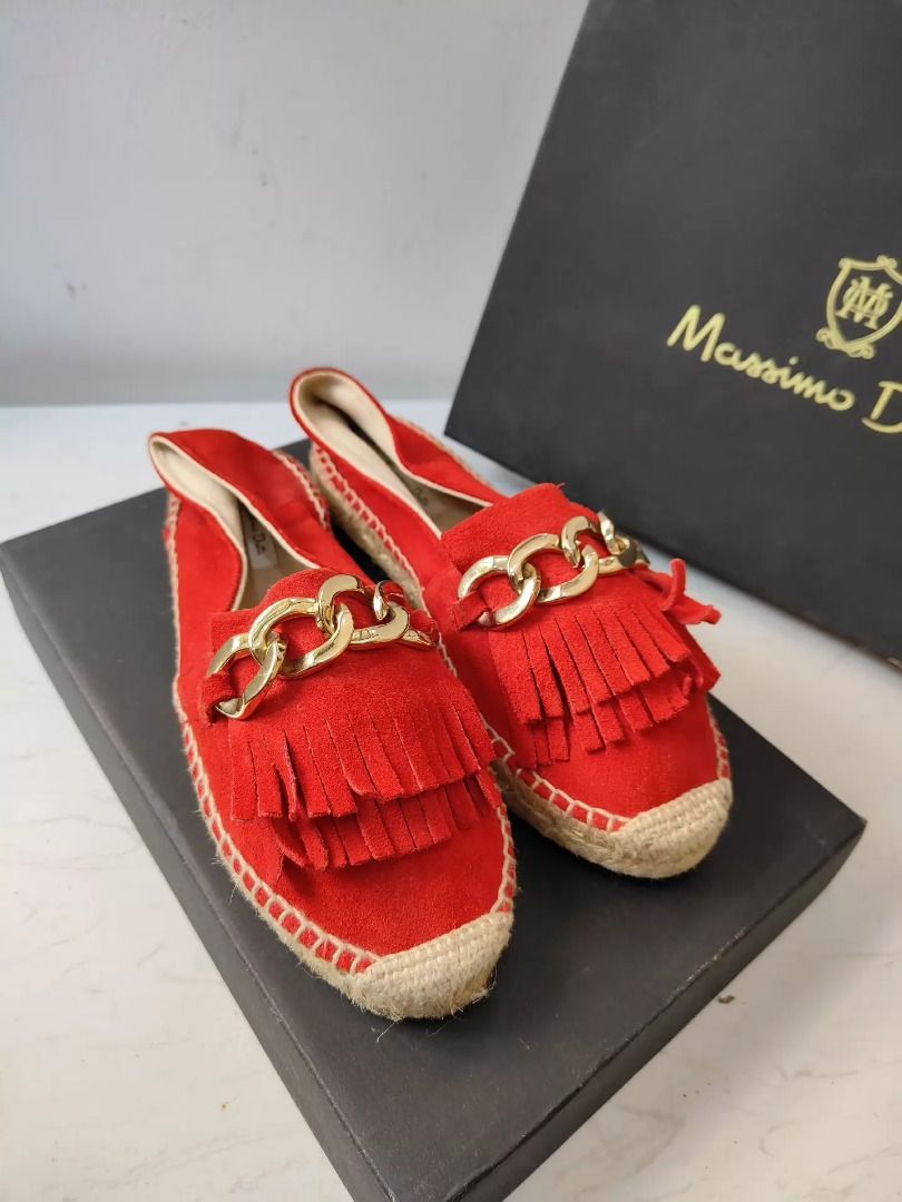 Massimo Dutti Gold Loafers (Category: Flats & Sandals) located in Paranaque City. Submitted by silverphoenix.00302e (Listing ID 1465428367, Image 2). Description: Massimo Dutti loafers. Color: Gold. Material: Leather Size / stock:/ EU 35/36 confirm availability. Condition: New / unworn . Disclosed issues: try-on marks; no original box. Source inventory; confirm current availability and condition before ordering..