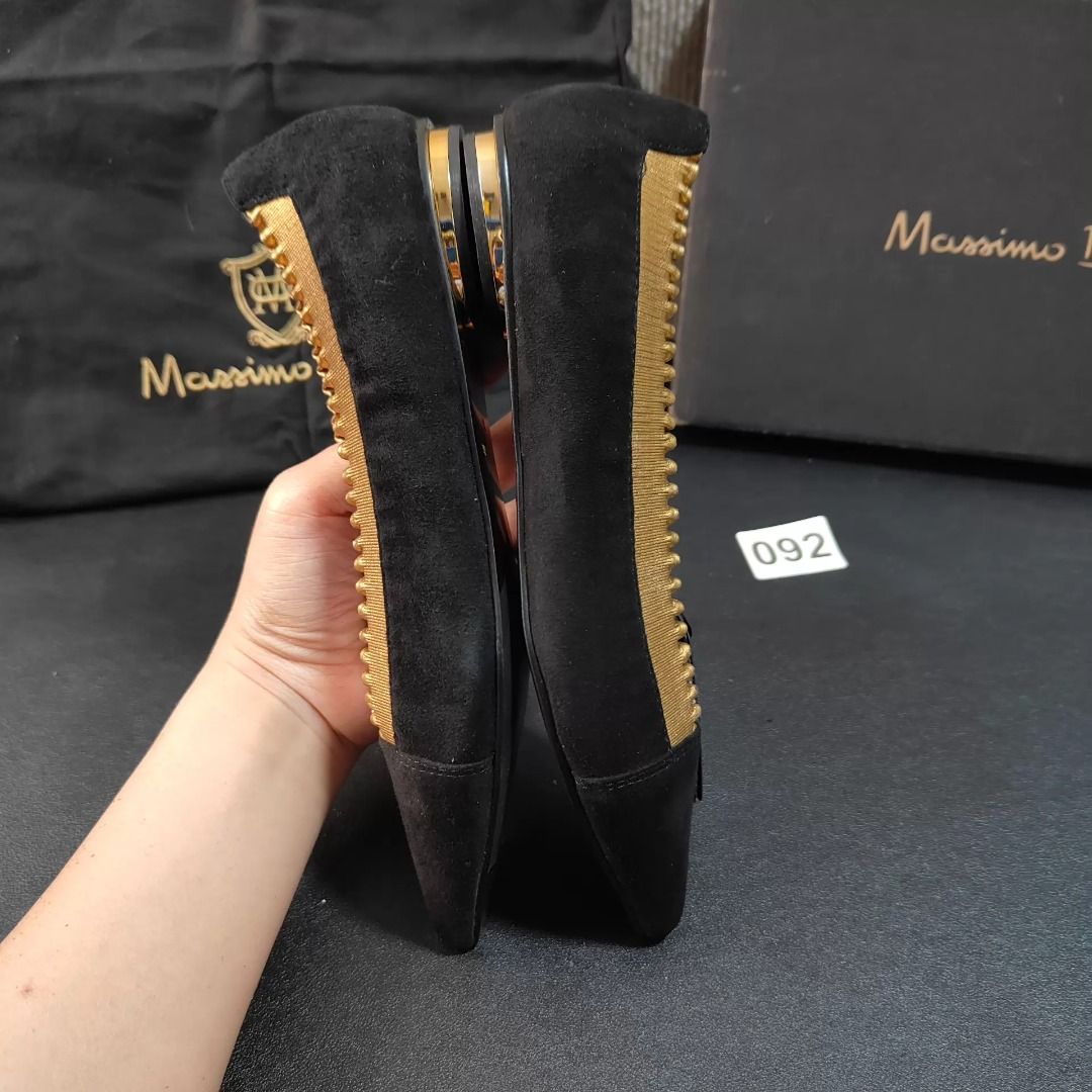 Massimo Dutti Gold Sandals EU 35, EU 40, EU 41 (Category: Flats & Sandals) located in Paranaque City. Submitted by silverphoenix.00302e (Listing ID 1465430752, Image 1). Description: Massimo Dutti sandals. Color: Gold&Black Material: Leather sheepskin Size / stock: EU 35, EU 40, EU 41. Condition: New / unworn Disclosed issues: ; try-on marks; no original box. Source inventory; confirm current availability and condition before ordering..