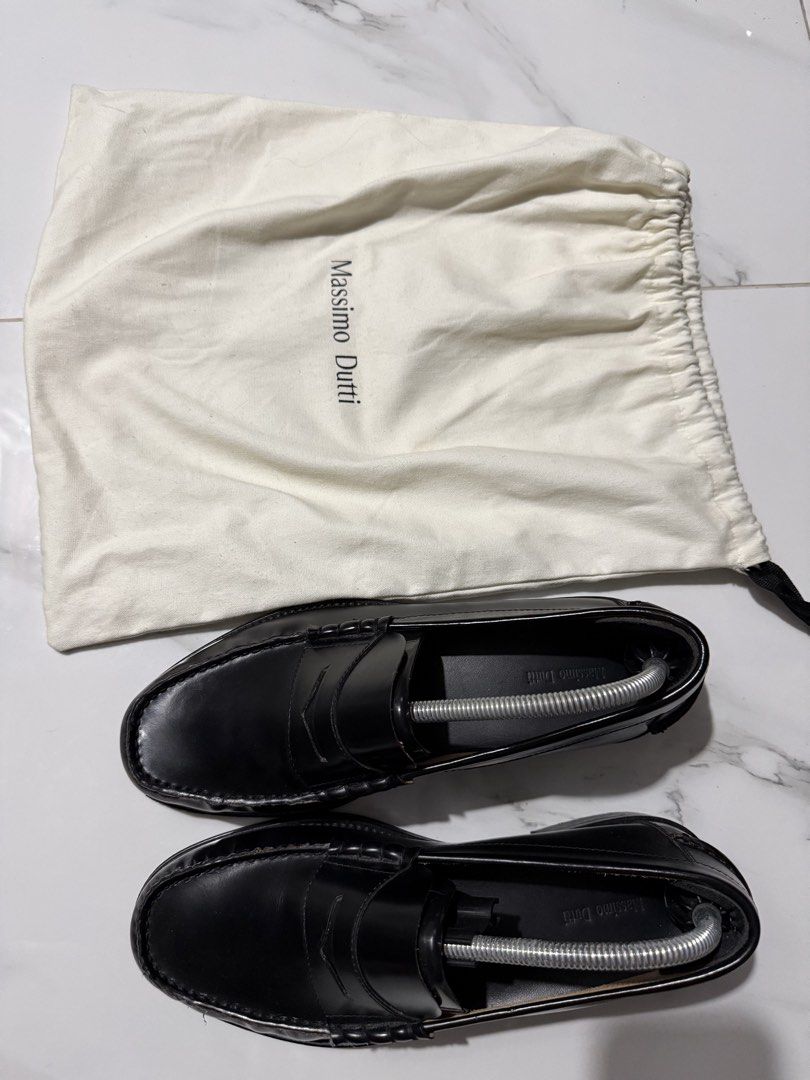 Massimo Dutti Loafer (Category: Casual Shoes) located in Mandaluyong City. Submitted by jdeladia0342155 (Listing ID 1465561427, Image 1). Description: .
