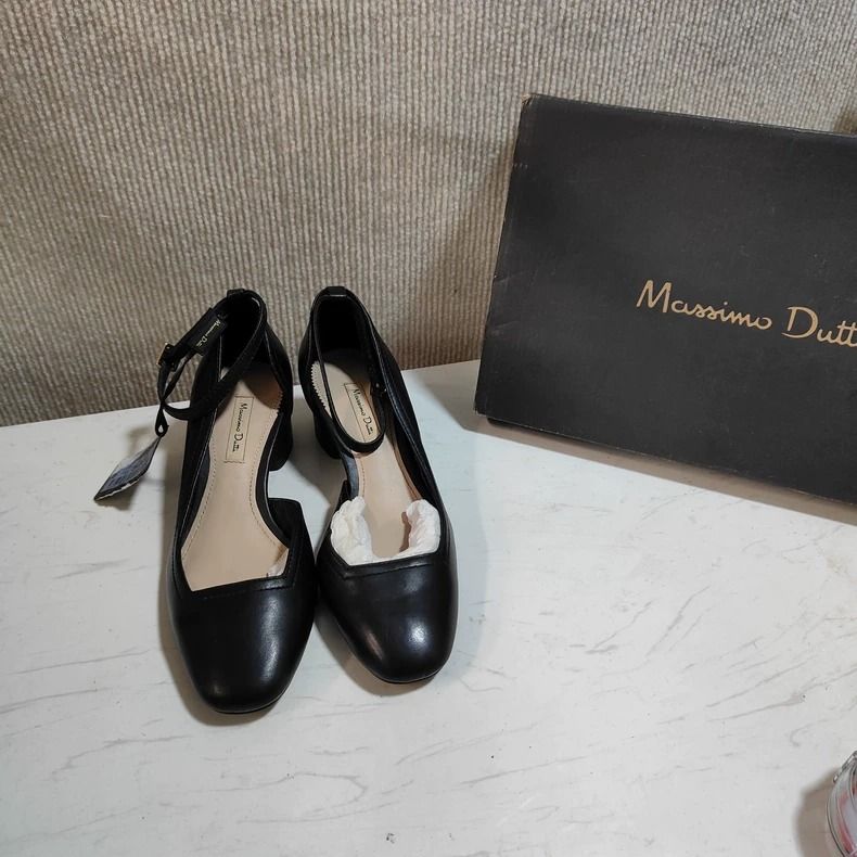Massimo Dutti Sandals | MD-996581362307 (Category: Heels) located in Paranaque City. Submitted by silverphoenix.00302e (Listing ID 1465443720, Image 2). Description: Massimo Dutti Sandals. Material: Upper:goat leather/Lining:sheepskin leather/Sole:rubber. True to size. New clearance stock. Condition: No original box..